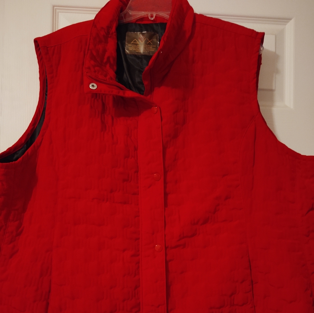Avenue Quilted Red Vest Size 30/32